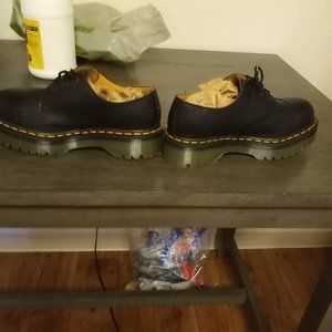Brand New Original DR Martens, Platform Air Walk size 7 men's/size 9 women's